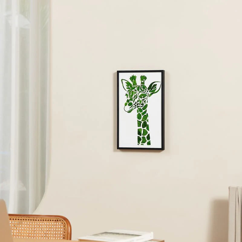 Giraffe Metal Art Moss Wall Decor – Nature's Majesty in Green